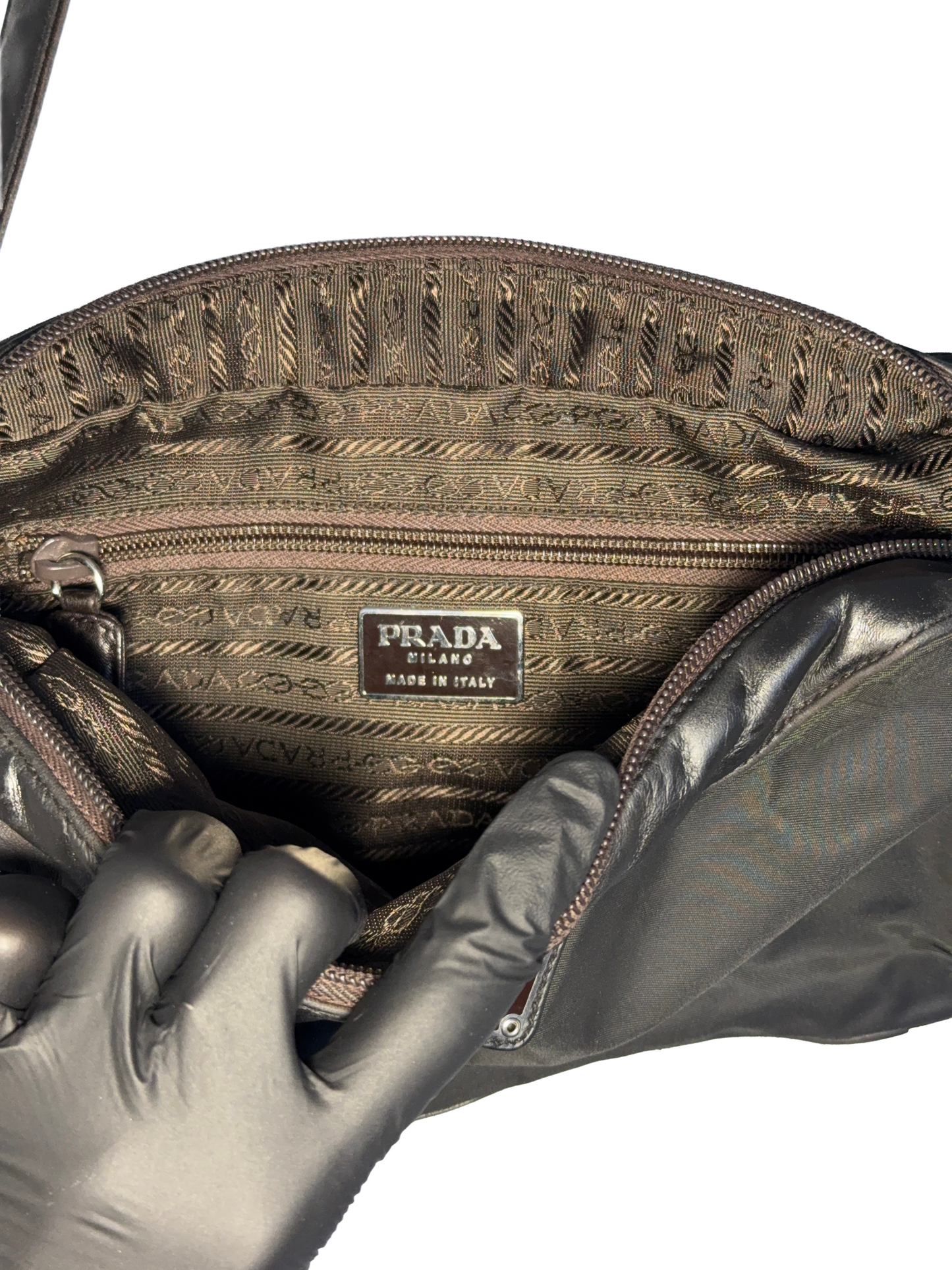 SAC PRADA – POCHETTE BANDOULIÈRE EN NYLON NOIR ET FINITIONS CUIR